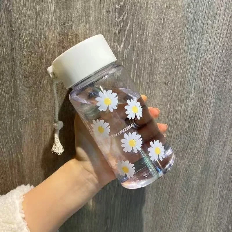 Clean Girl Daisy Water Bottle